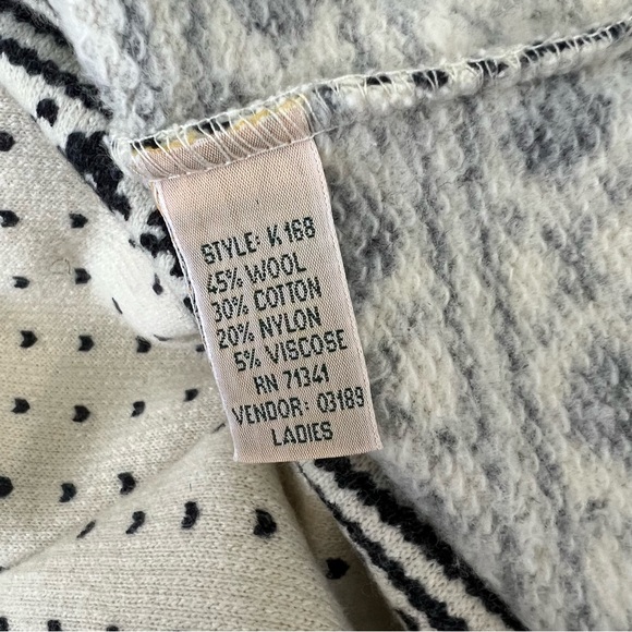 L.L. Bean made in Italy fair Isle wool sweater size large - Picture 8 of 9